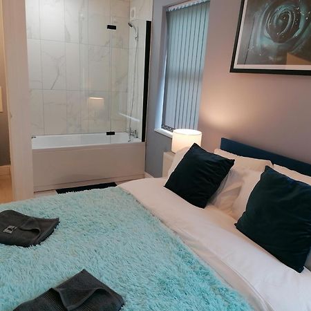 Blok 3 -Jacuzzi Suites, Apartment & Ensuite Rooms 블랙풀 외부 사진