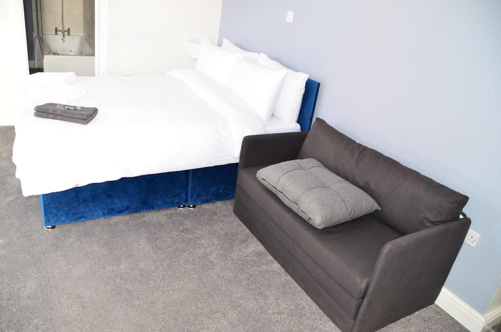 Blok 3 -Jacuzzi Suites, Apartment & Ensuite Rooms 블랙풀 외부 사진