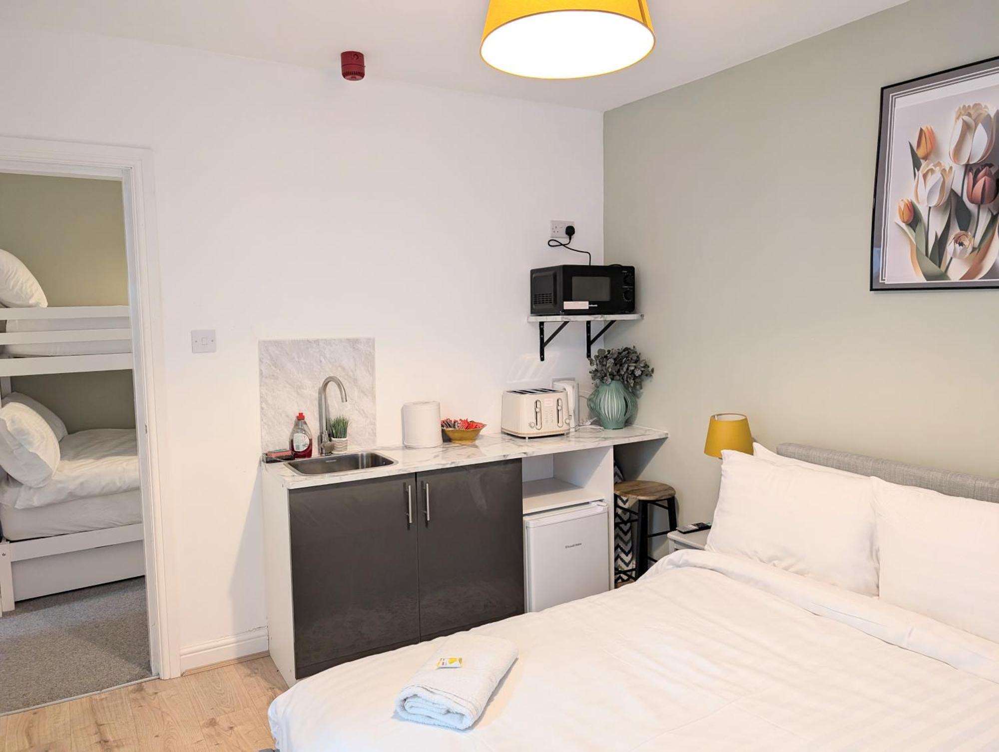Blok 3 -Jacuzzi Suites, Apartment & Ensuite Rooms 블랙풀 외부 사진